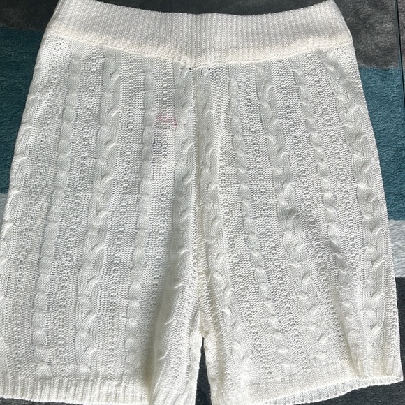 NWT knit crème biker shorts make offers 😍 - Picture 2 of 6